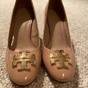 New Tory Burch nude patent leather heels 7.5